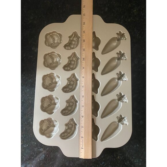 Nordic Ware "Garden Patch Cakelets" Baking Mold- Carrots, Peas, Radishes - Picture 5 of 9